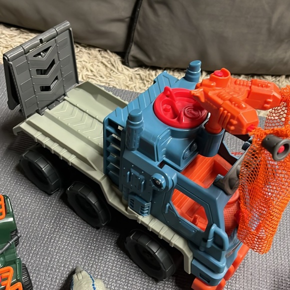 Jurassic World Fisher Price Imaginext truck and ATV set - Picture 4 of 8